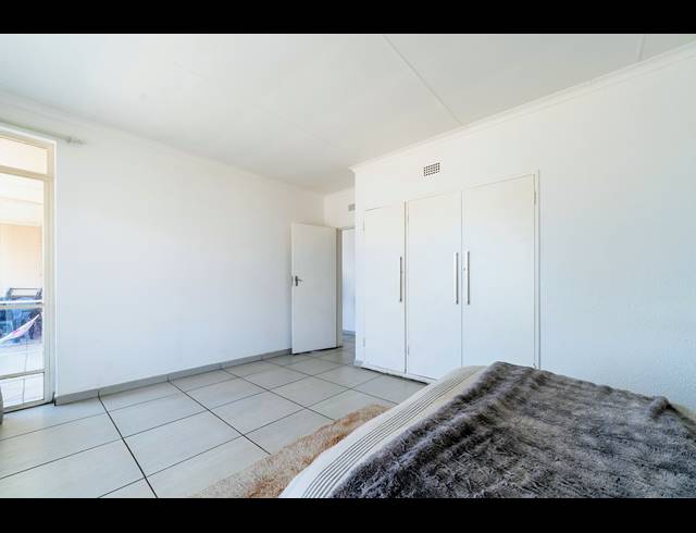 2 BEDROOM APARTMENT FOR SALE IN FLORIDA
